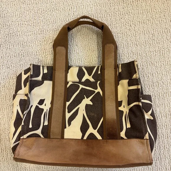 Tory Burch Unique Leather Detail Giraffe Pattern Beach Tote - Picture 4 of 10